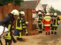 Hilfe Person in Baugrube gestuerzt Koeln Brueck Koenigsforststr P076